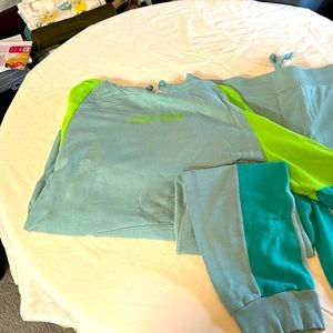 Tri color True religion sweatsuit